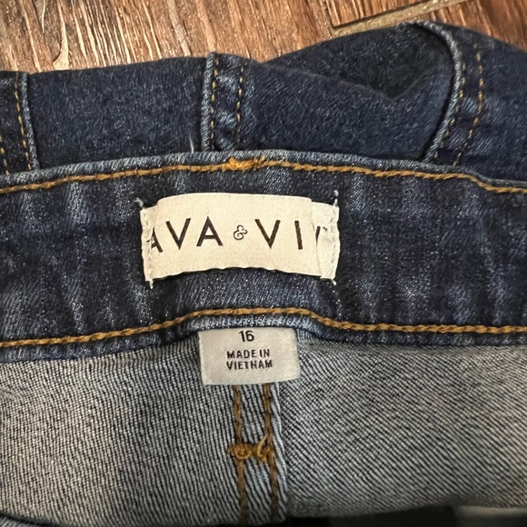 Ava & Viv High-Waist Flare Jeans - Picture 2 of 8